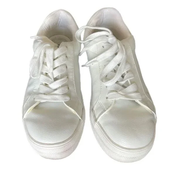 The Jenny White Solid Sneakers - Picture 3 of 7